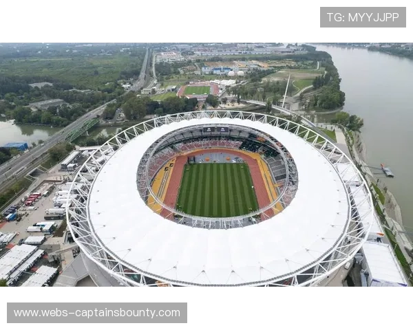 布达佩斯决赛场馆普斯卡什球场准备就绪